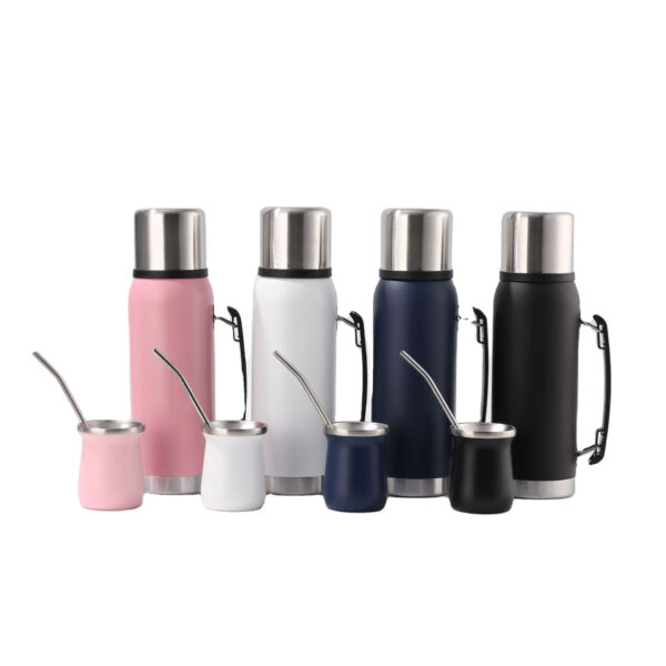 Insulated bottle set